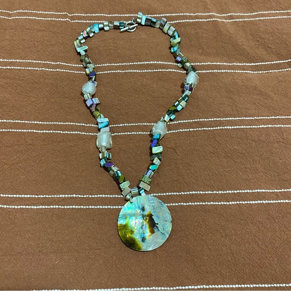 Beautiful NECKLACE BLUE SHELLS MINI BEADS + LARGE DROP PENDANT - Picture 3 of 9